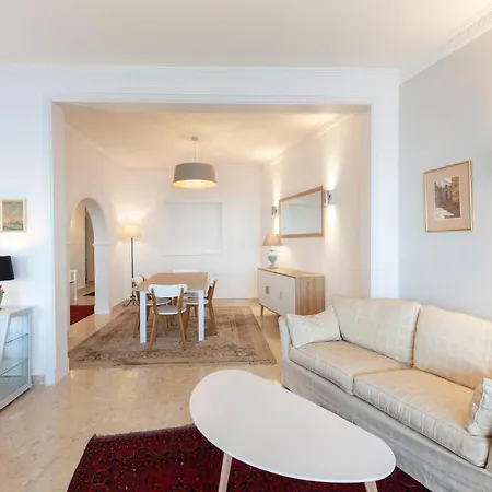 Breathtaking Seafront 3bd, Coast By 360 Estates Слима