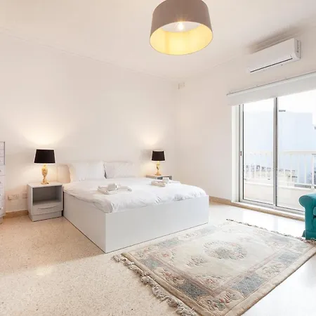 Breathtaking Seafront 3bd, Coast By 360 Estates *