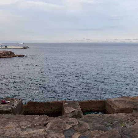 Breathtaking Seafront 3bd, Coast By 360 Estates Апартаменты Слима
