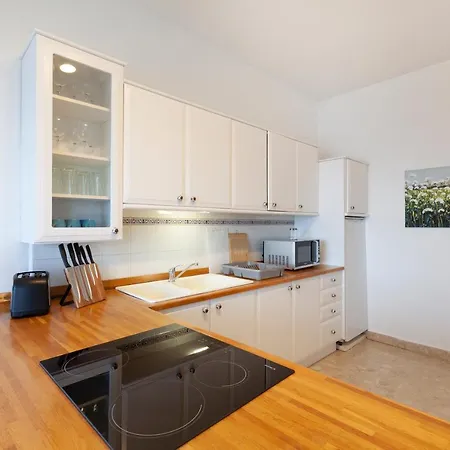 Breathtaking Seafront 3bd, Coast By 360 Estates * Слима